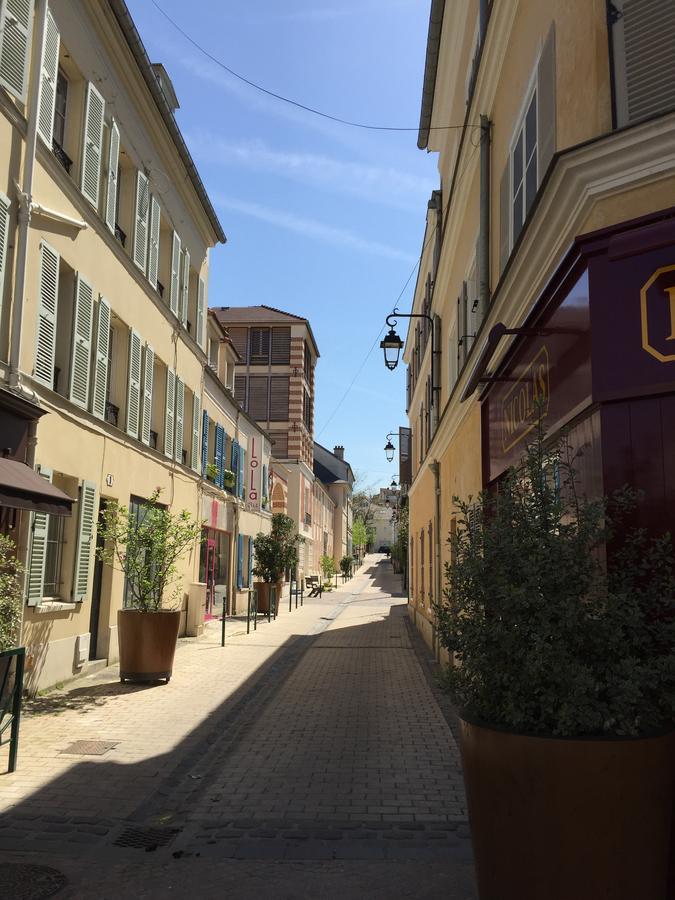 Hotel Le Cardinal Rueil Centre Exterior photo